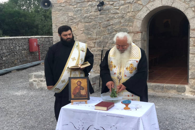 Αγιασμός για τη νέα κατασκηνωτική περίοδο κοριτσιών Μητροπόλεως Θηβών