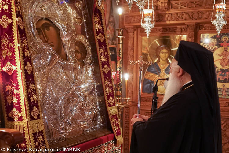 Παρακλήσεις της Θεοτόκου στη Μητρόπολη Βεροίας (ΦΩΤΟ)