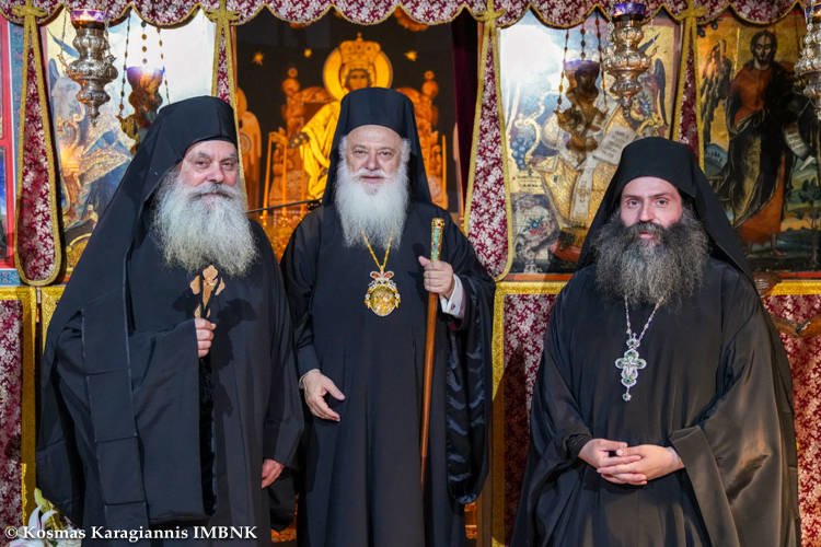 Παράκληση της Θεοτόκου και Κουρά Μοναχού στη Μονή Παναγίας Καλλίπετρας (ΦΩΤΟ)