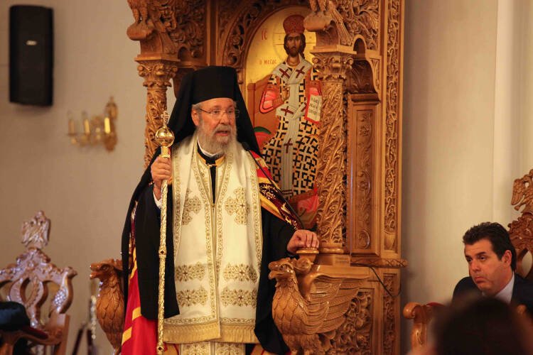 Αρχιεπίσκοπος Κύπρου: Κανείς δεν μπορεί να απαγορεύσει τους Σταυρούς στους μαθητές μας