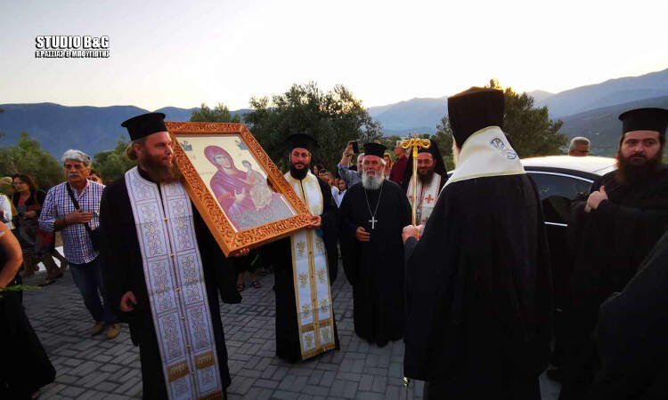 Εσπερινός Παναγίας Μυρτιδιωτίσσης στη Μητρόπολη Αργολίδος