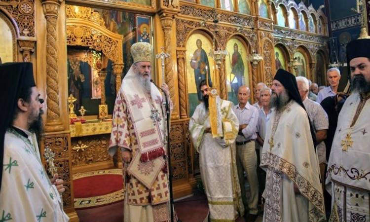 Η Ύψωση του Τιμίου Σταυρού στο Αντίρριο (ΦΩΤΟ)