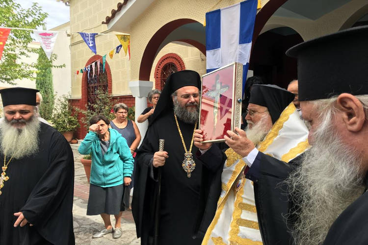 Αναχώρησε το Τίμιο Ξύλο από τα Τρίκαλα