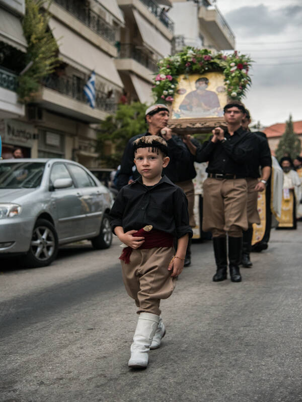Πλήθος κόσμου στον Άγιο Ευστάθιο Νέας Ιωνίας (ΦΩΤΟ)