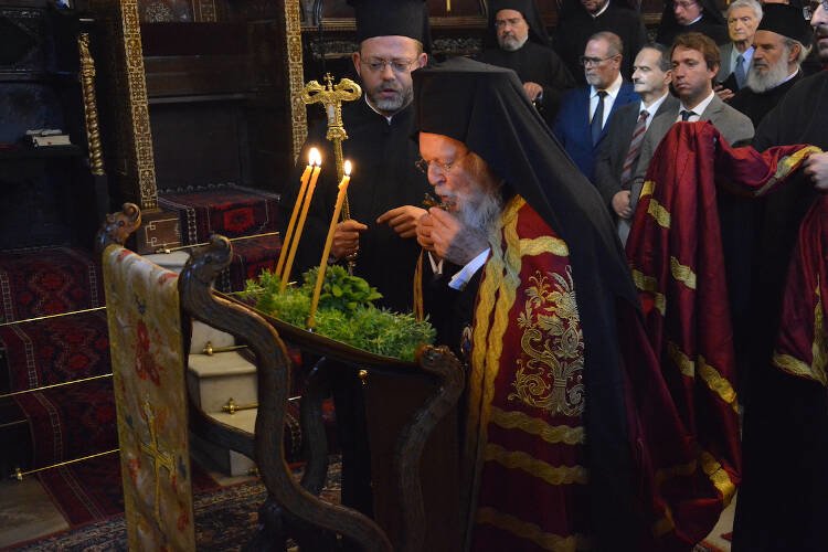 Ο εορτασμός της Υψώσεως του Τιμίου Σταυρού στο Οικουμενικό Πατριαρχείο (ΦΩΤΟ)