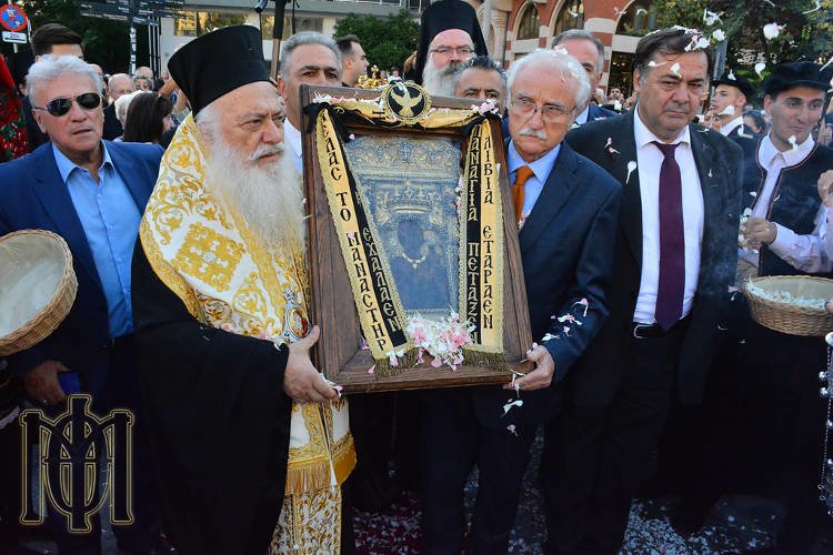 Η Θεσσαλονίκη υποδέχθηκε την Παναγία Σουμελά (ΦΩΤΟ)