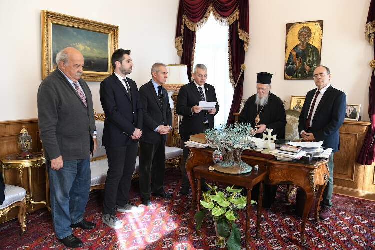 Ιεράρχης της Σιωνίτιδος Εκκλησίας στο Φανάρι (ΦΩΤΟ)
