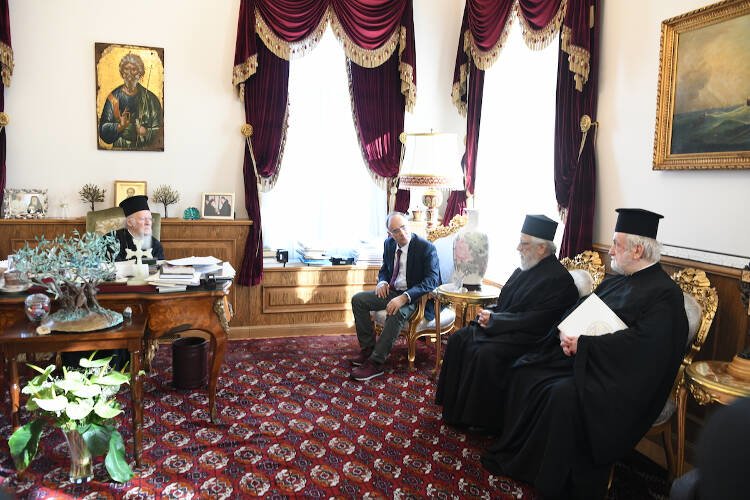 Ιεράρχης της Σιωνίτιδος Εκκλησίας στο Φανάρι (ΦΩΤΟ)
