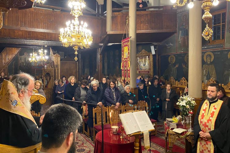 Ευχέλαιο προ των Χριστουγέννων στην Ελευθερούπολη (ΦΩΤΟ)