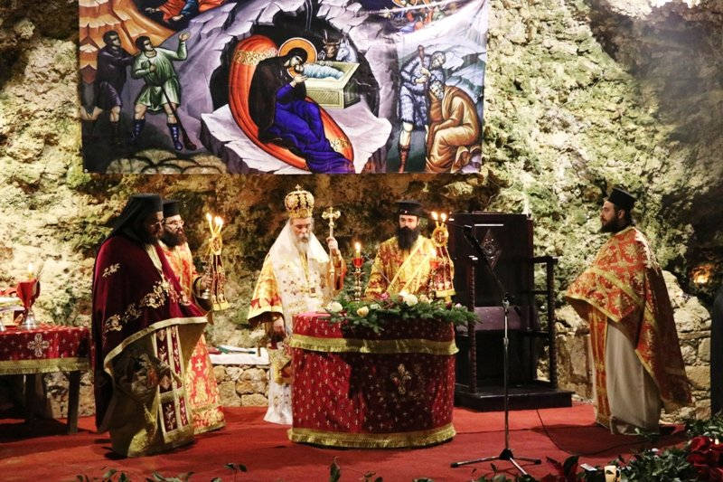 Σπήλαιο Μαραθοκεφάλα: Χριστουγεννιάτικη Νυκτερινή Θεία Λειτουργία