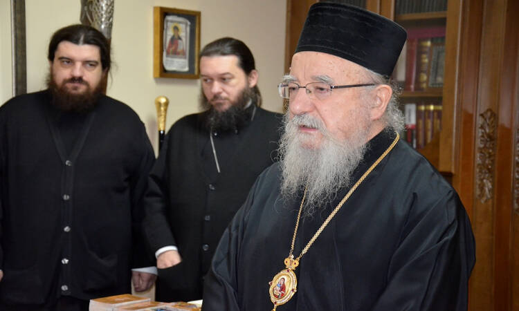 Τα Κάλαντα των Χριστουγέννων στην Μητρόπολη Αιτωλίας (ΦΩΤΟ) Αιτωλίας Κοσμάς: Να γίνομε γνήσια πνευματικά αδέλφια Χριστού