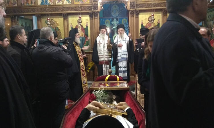 Η ταφή του μακαριστού Μητροπολίτου Αχελώου Ευθυμίου στο Αγρίνιο (ΦΩΤΟ)