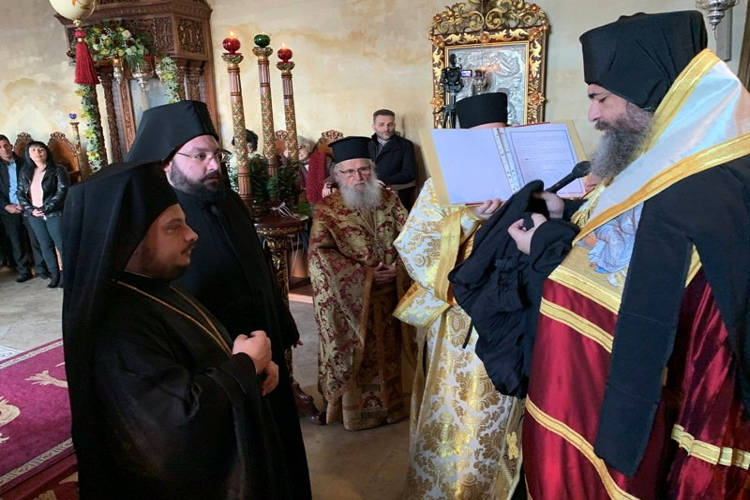 Χειροθεσία Μοναχού και χειροτονία Διακόνου στη Μονή Χρυσοσκαλιτίσσης