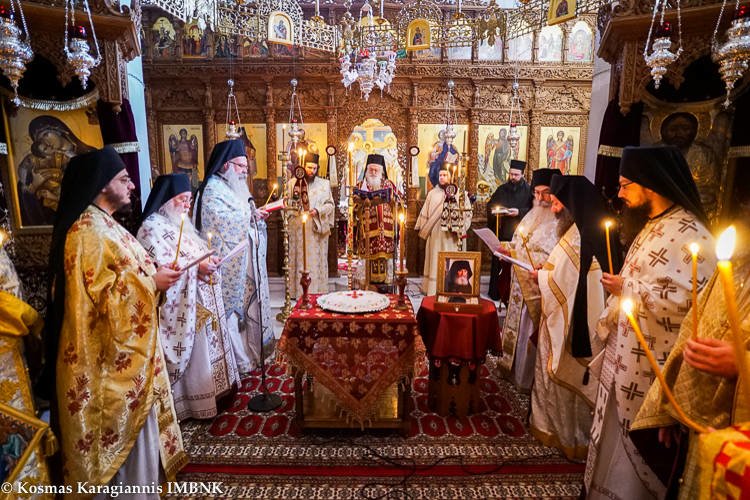 Τεσσαρακονθήμερο μνημόσυνο για τον μακαριστό Γέροντα Εφραίμ της Αριζόνας στη Νάουσα (ΦΩΤΟ)