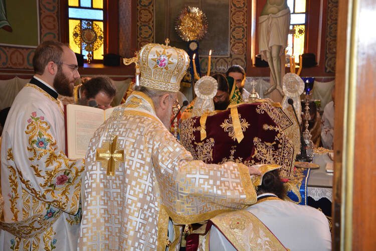 Η εορτή της Παναγίας της Παραμυθίας στο Αγρίνιο (ΦΩΤΟ)