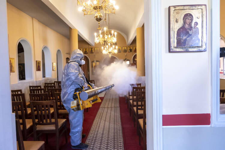 Απολύμανση σε όλους τους Ιερούς Ναούς του Δήμου Νεάπολης-Συκεών