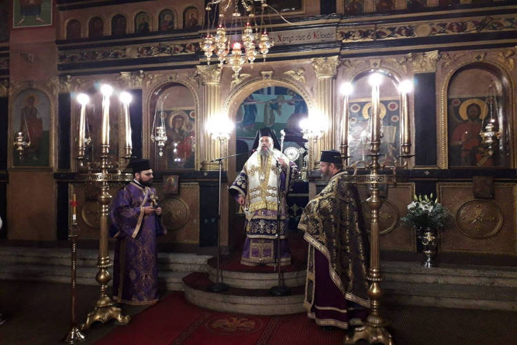 Πρώτη Προηγιασμένη Θεία Λειτουργία στη Μητρόπολη Θεσσαλιώτιδος