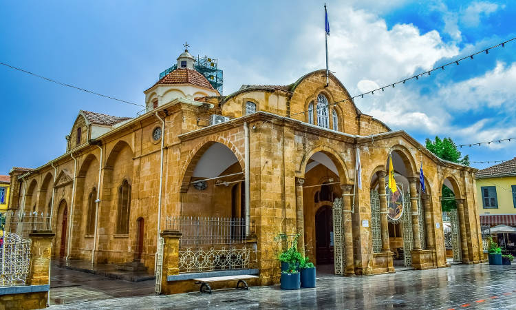 Κλείνουν οι Εκκλησίες στην Κύπρο