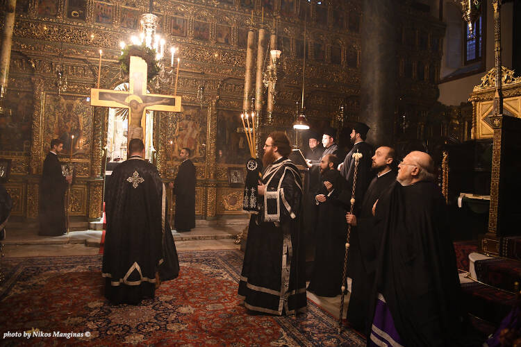 Η Ακολουθία των Παθών στο Φανάρι (ΦΩΤΟ)