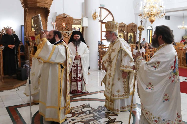 Χειροτονία νέο Βορειοηπειρώτη σε Διάκονο από τον Αρχιεπίσκοπο Κύπρου (ΦΩΤΟ)