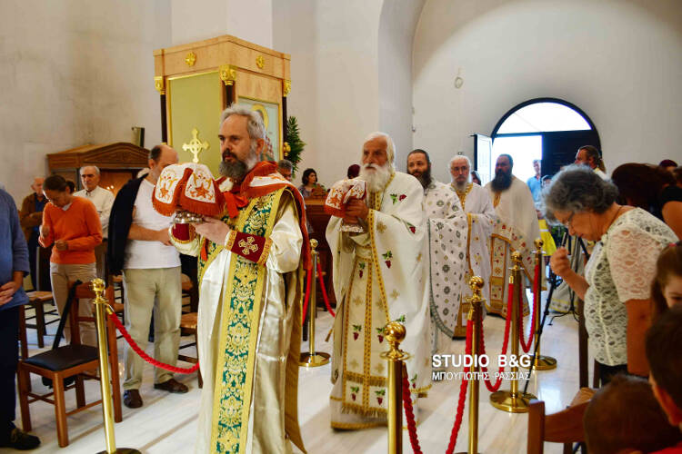 Χειροτονία Πρεσβυτέρου στον Άγιο Λουκά Ναυπλίου (ΦΩΤΟ)
