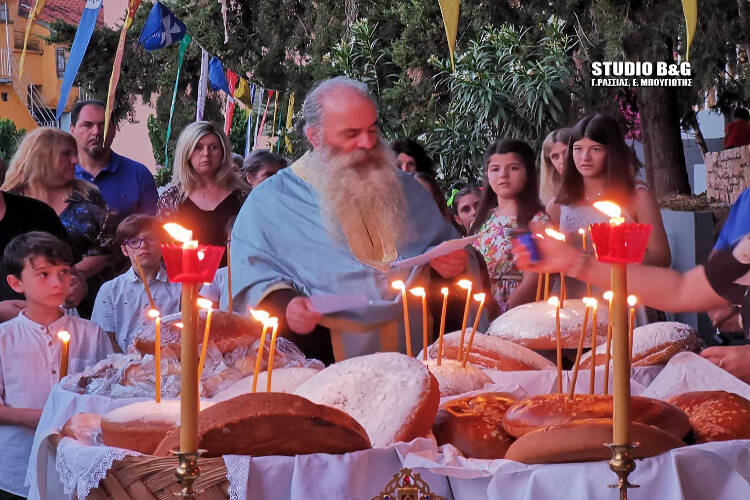 Γιορτάζει το Εκκλησάκι των Αποστόλων Πέτρου και Παύλου στο Ναύπλιο (ΦΩΤΟ)