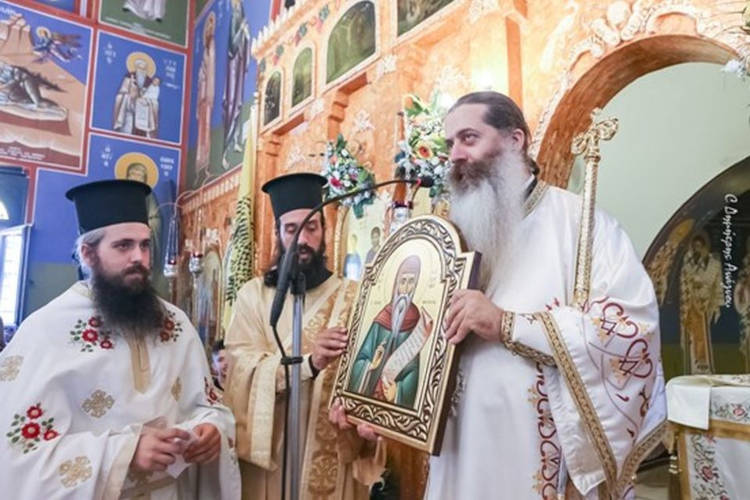 Ο πολύτεκνος ιερέας που πέρασε 5ος στη Θεολογική Αθηνών!