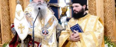 Χειροτονία νέου Διακόνου από τον Μητροπολίτη Πειραιώς