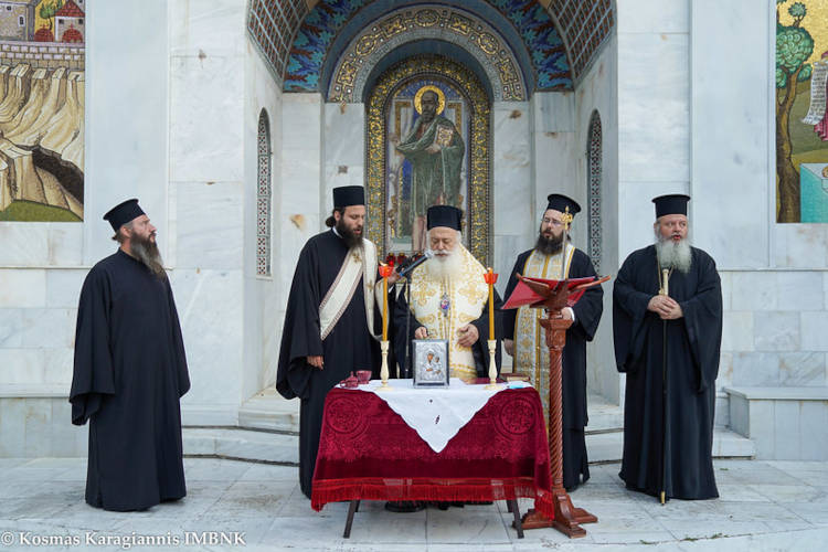 Βεροίας Παντελεήμων: Μην νομίζουμε ότι οι δυσκολίες που αντιμετωπίζουμε στις ημέρες μας είναι οι μεγαλύτερες (ΦΩΤΟ)