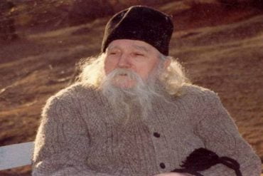 Γέροντας Κλεόπας Ηλίε: Τι βοηθάει την προσευχή;