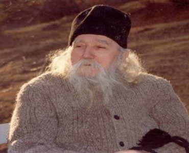 Γέροντας Κλεόπας Ηλίε: Τι βοηθάει την προσευχή;