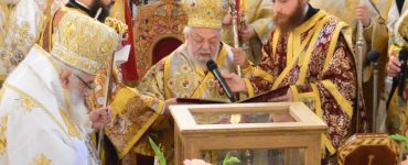 Συνδέουν τον κορωνοϊό με την Ανακομιδή του Αγίου Καλλινίκου