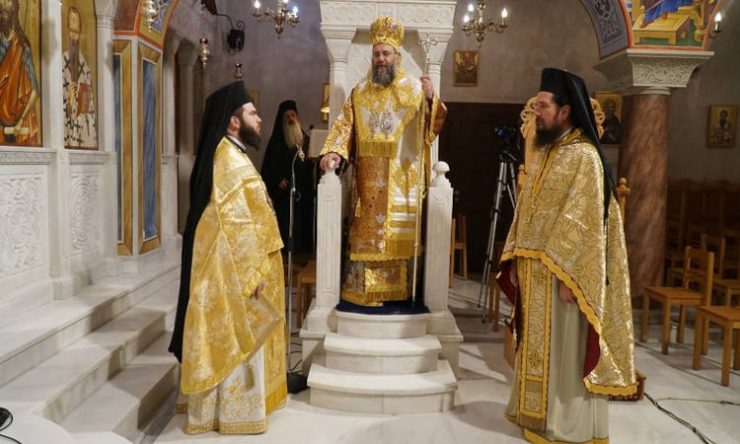 Τρίκκης Χρυσόστομος: Νομίζετε πως χαιρόμαστε να τελούμε τις ακολουθίες σε άδειους ναούς;