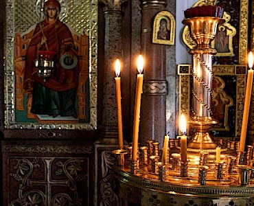 Το κερί είναι η πίστη μας, το φυτίλι η ελπίδα μας και η φλόγα η αγάπη που ενώνει την πίστη