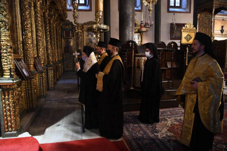 Πατριαρχικό Τρισάγιο για τους αειμνήστους Πατριάρχη Αλεξανδρείας Πέτρο, Αρχιεπίσκοπο Αυστραλίας Στυλιανό και Μητροπολίτη Καισαιρείας Πέτρο