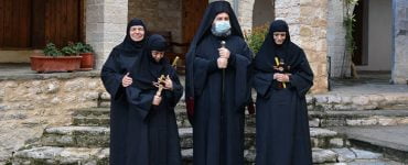 Τρεις νέες μοναχές στη Μονή Δουραχάνης Ιωαννίνων