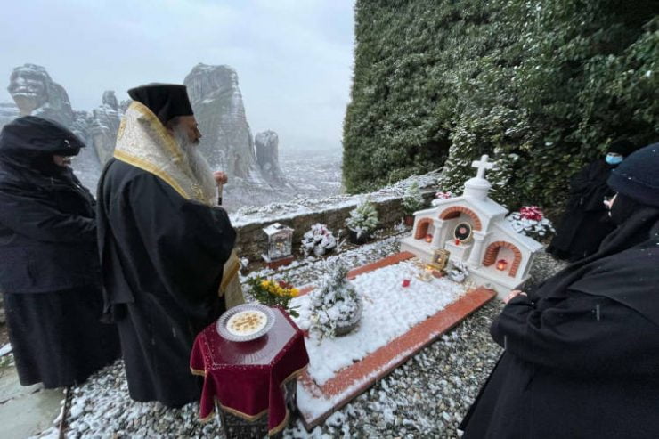 Τεσσαρακονθήμερο μνημόσυνο της μακαριστής γερόντισσας Φιλοθέης στα χιονισμένα Μετέωρα