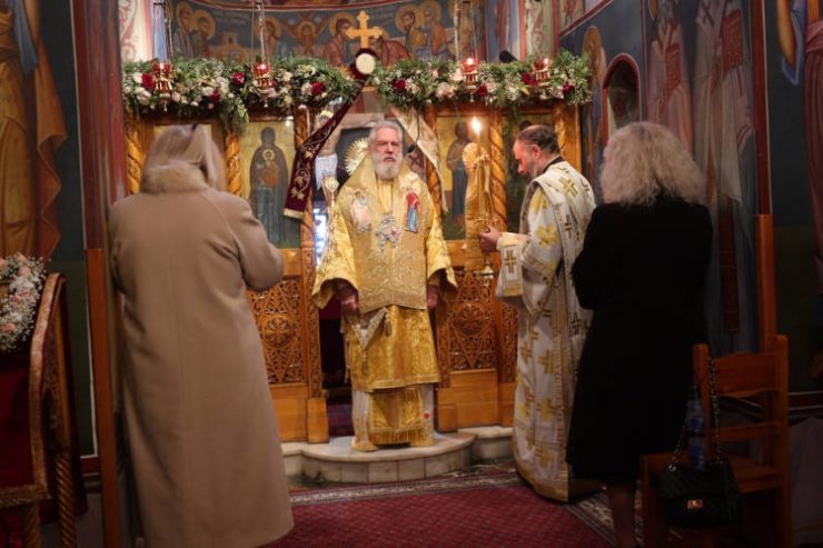 Σύρου Δωρόθεος: Υπάρχουν πολλοί που προσπαθούν να μας απομακρύνουν από το Χριστό