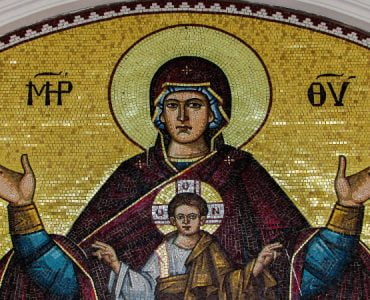 Ας παρακαλέσουμε την Παναγία μας να γίνει ίλεως