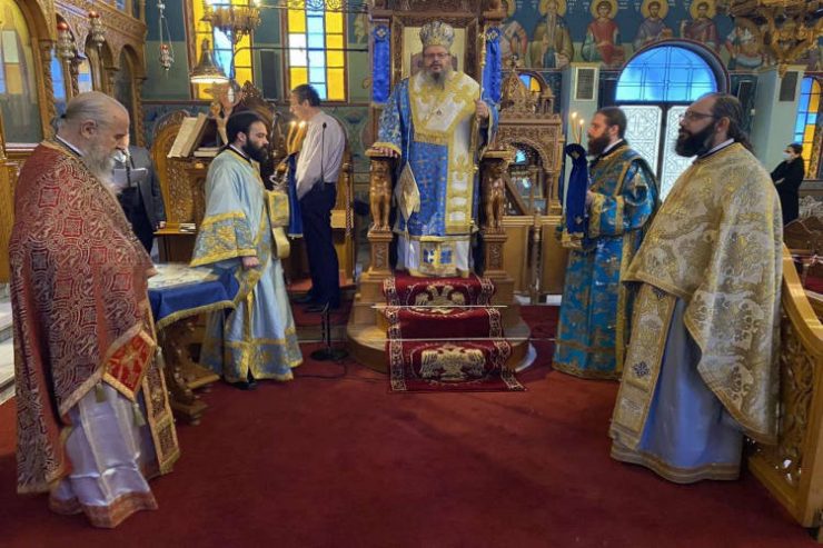 Λαρίσης Ιερώνυμος: Να πλημμυρίσει η ζωή μας από το αληθινό φως
