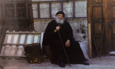 Γέροντας Αμβρόσιος Λάζαρης: Ο πιστός είναι σαν τη φωτιά