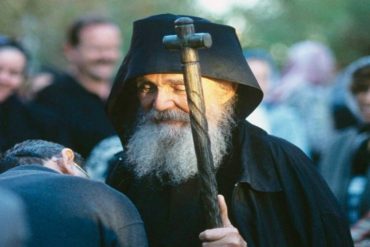 Γέροντας Εφραίμ Αριζόνας: Βάστα παιδί μου γερά τον Σταυρό σου και ανάβαινε τον σωτήριο Γολγοθά