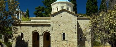 14 Ιεροί Ναοί της Σάμου έλαβαν άδεια να επαναλειτουργήσουν