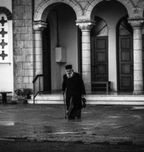 Ιερός Χρυσόστομος: Η τιμή στους ιερείς