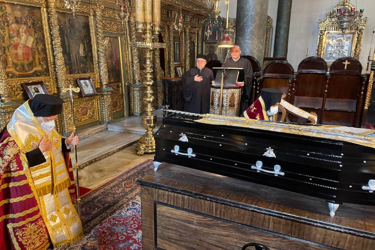 Η κηδεία του αειμνήστου Μητροπολίτου Συνάδων κυρού Διονυσίου