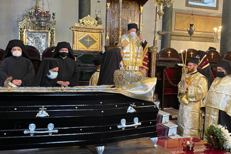 Η κηδεία του αειμνήστου Μητροπολίτου Συνάδων κυρού Διονυσίου