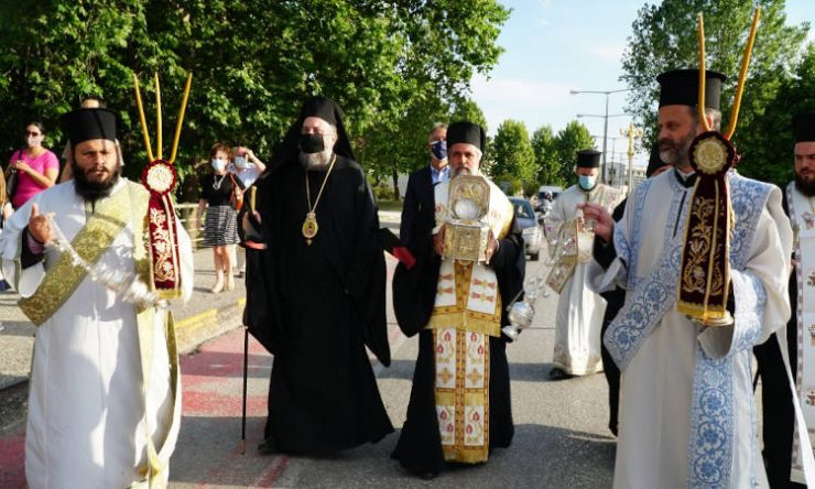 Υποδοχή Τιμίας Κάρας Αγίου Βησσαρίωνος στην πόλη των Τρικάλων
