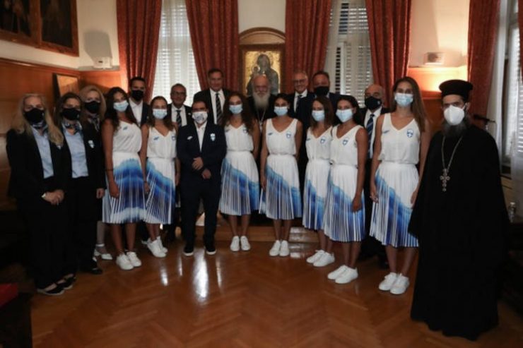 Ο πρόεδρος και αθλητές της Ελληνικής Ολυμπιακής Επιτροπής στον Αρχιεπίσκοπο