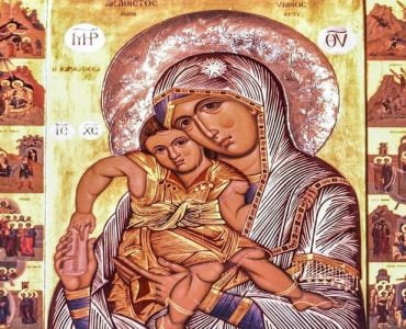 Αισθάνομαι σαν παιδάκι κοντά στην Παναγία...