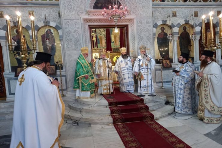 Πολυαρχιερατική Θεία Λειτουργία στην Κόρινθο